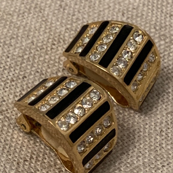 Beautiful Christian Dior Crystal Clip On Earrings - Picture 3 of 6